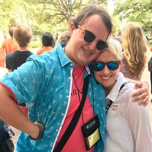 MzPamPosh - Picture 1 of 8